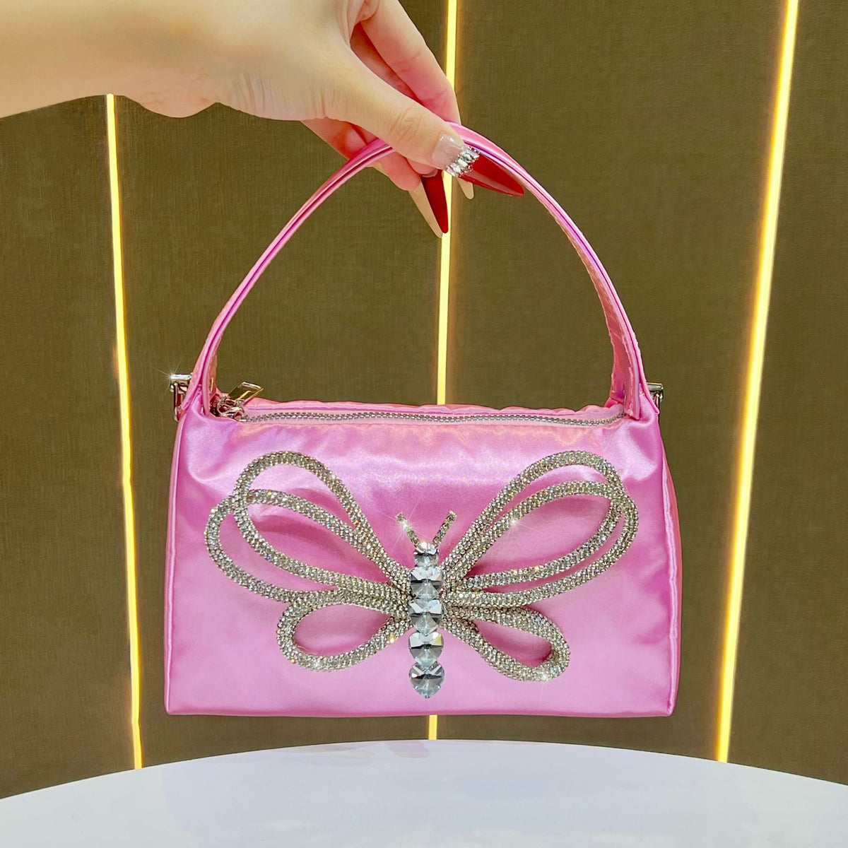 Schmetterlingsverzierte Abendhandtasche
