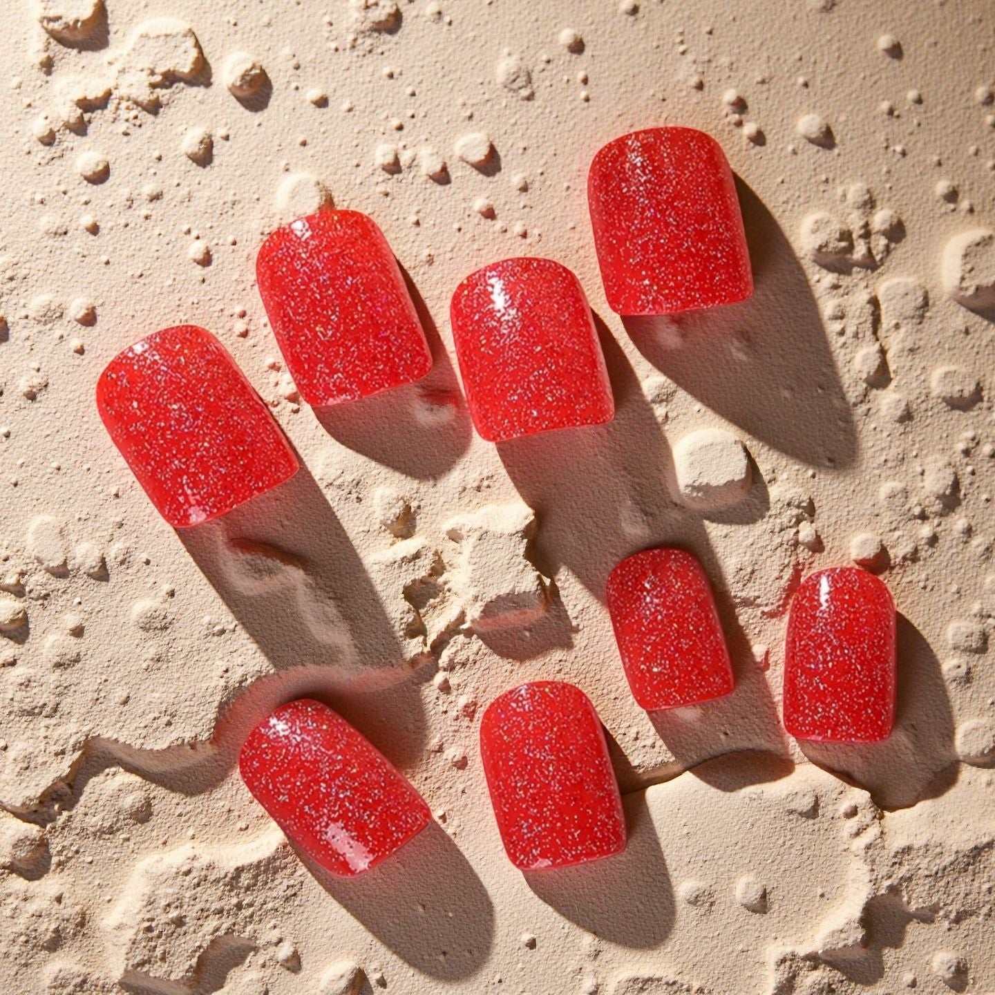 Glitzernde Kunstnägel mit Hochglanz-Effekt Brehn