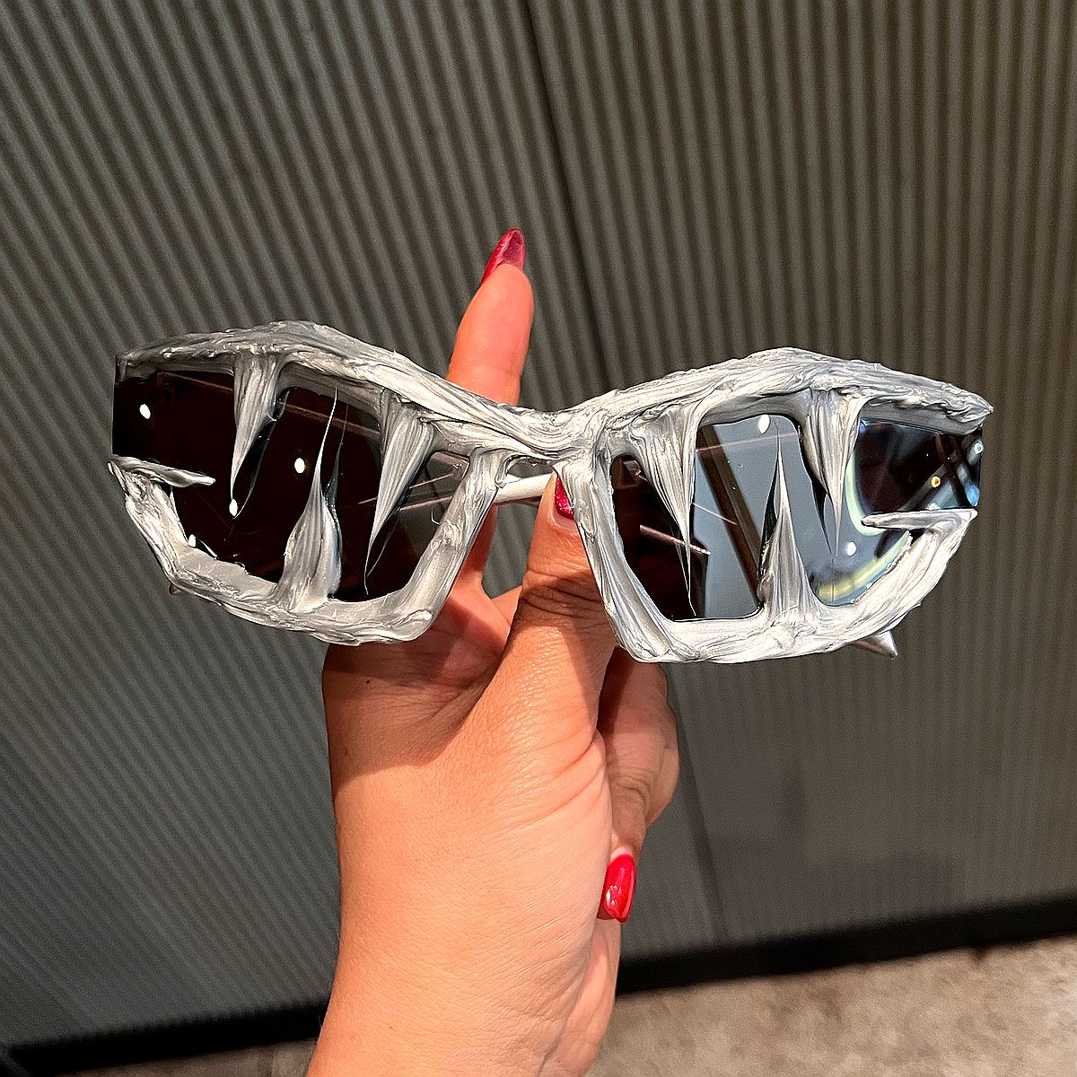 Damen Futuristische Sportsonnenbrille mit außergewöhnlichem Einhorn-Design Brehn