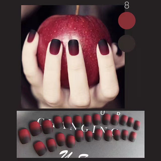 Kunstnägel mit elegantem ombre Effekt Brehn
