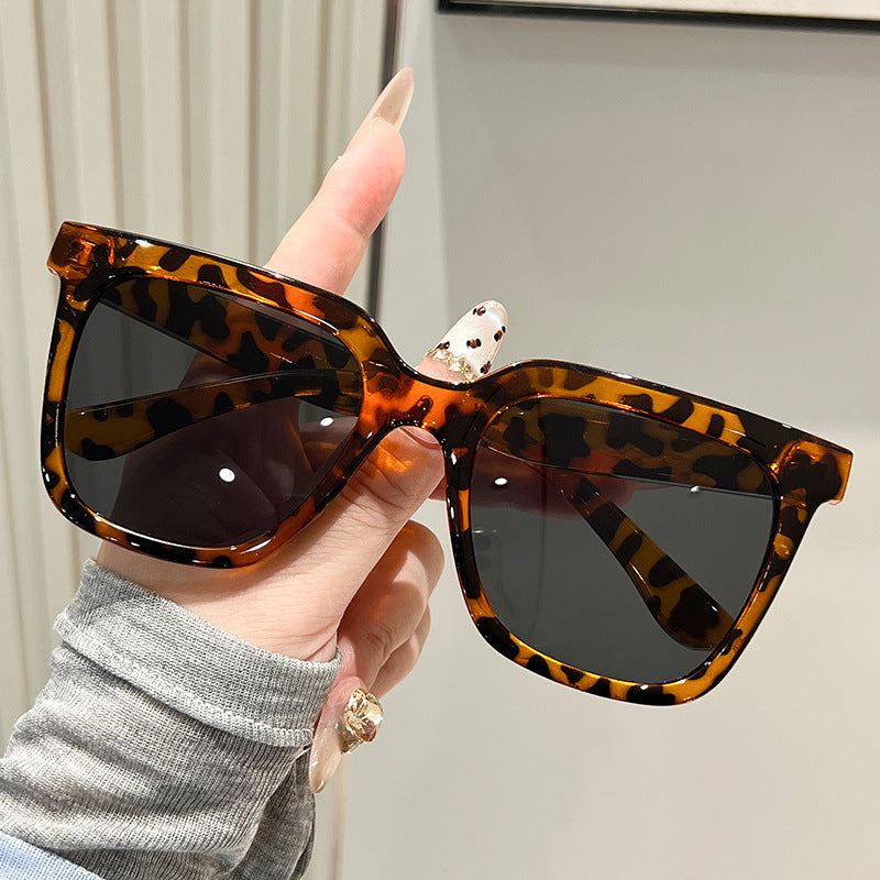 Damen oversized Sonnenbrille mit mattem Rahmen Brehn