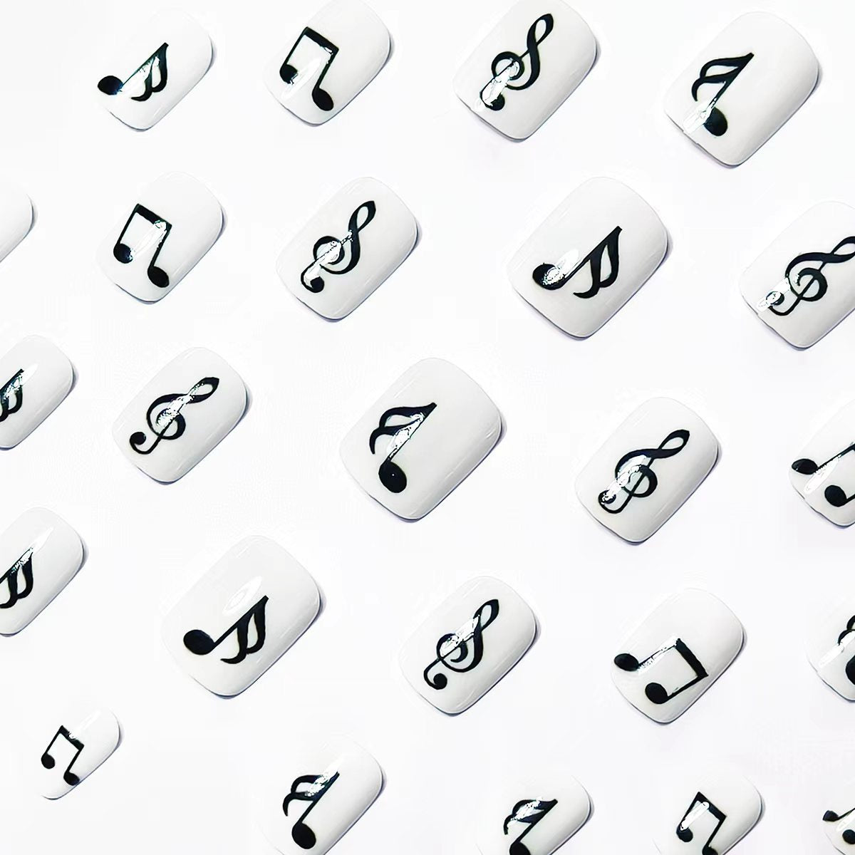 Kunstnägel mit Musikmotiv Brehn