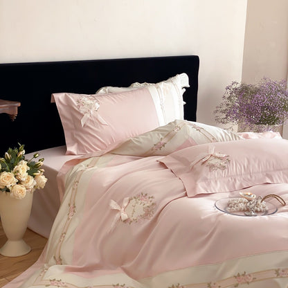 Bestickte Blumenband Baumwollsatin Bettbezug Set mit Kopfkissenrolle & Rüschen Kissenbezügen