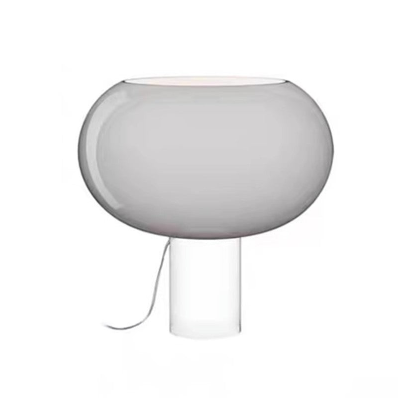 Moderne Tischlampe mit elegantem Globusschirm