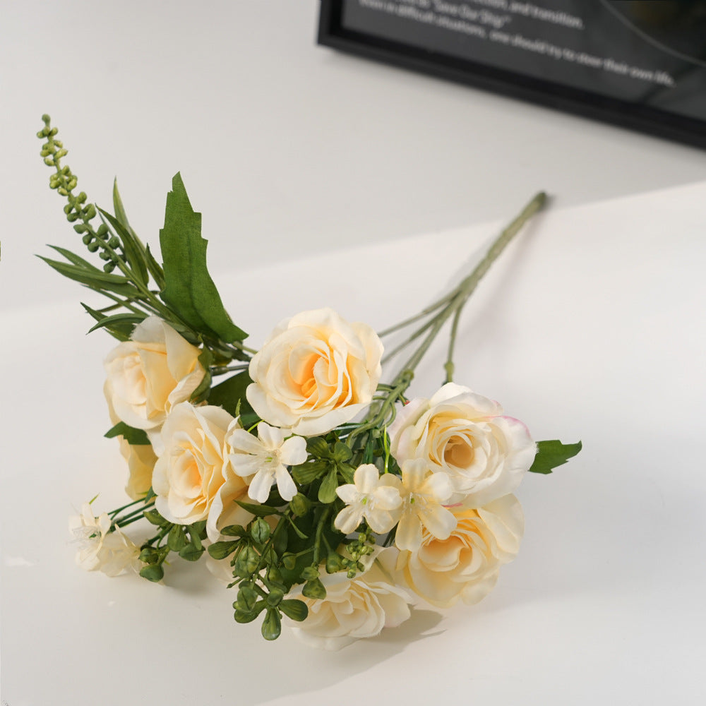 Künstliche Blumenarrangement