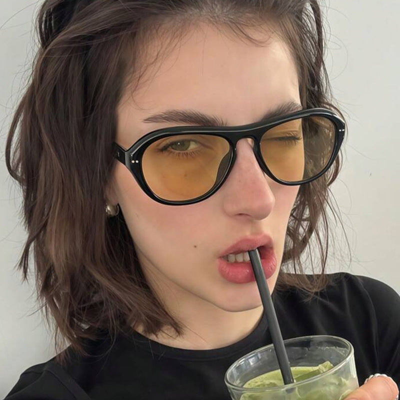 Damen modische Brille mit modischem gestreckt Rahmen und hochwertigem Kunststoff Brehn