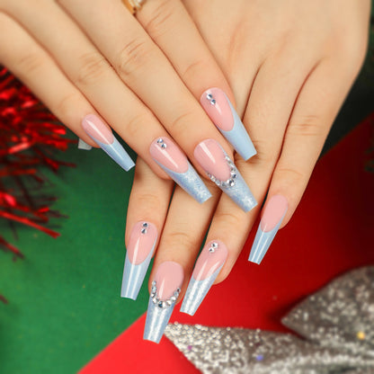 Kunstvolle Nagelverlängerungen mit Glitzer und Strassverzierungen Brehn