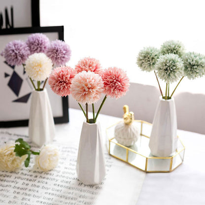 Lebensechte Pfingstrosen-Blumenarrangement