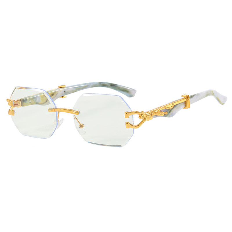 Damen modische Sonnenbrille mit extravagantem achteckigem Design und goldenen Akzenten Brehn