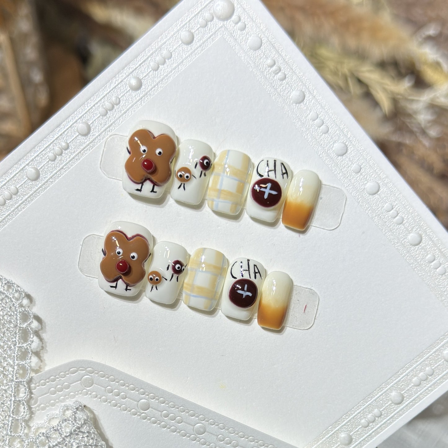 Verspieltes Lebkuchen Press-On Nagelkunst Set Brehn
