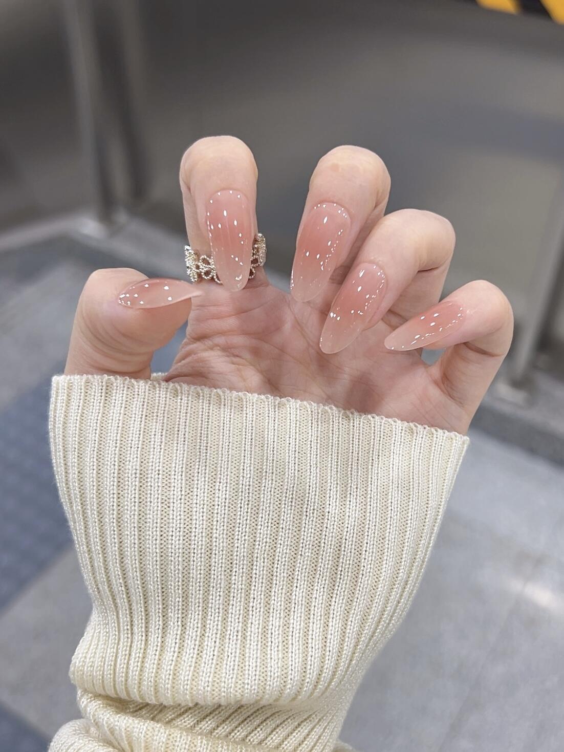 Kunstnägel mit Elegantem Glitzereffekt Brehn