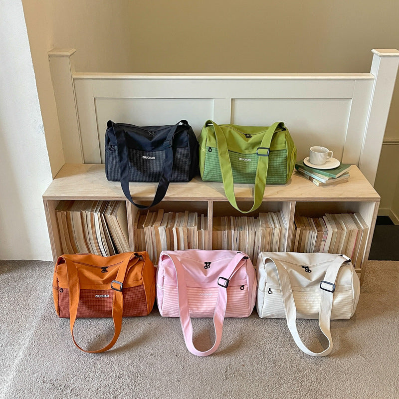 Sportliche Reisetasche Mit Verstellbarem Tragegurt Brehn