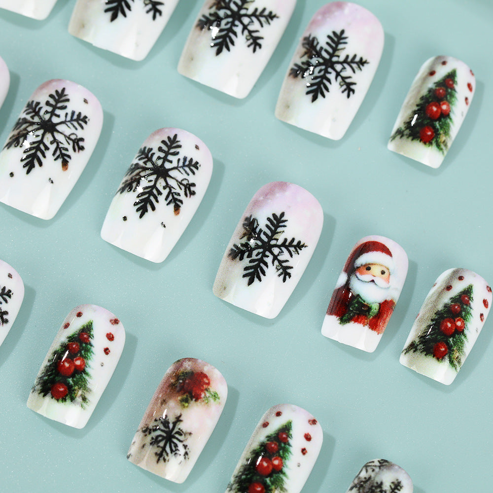 Festliche Kunstnägel mit Weihnachtsmotiven Brehn