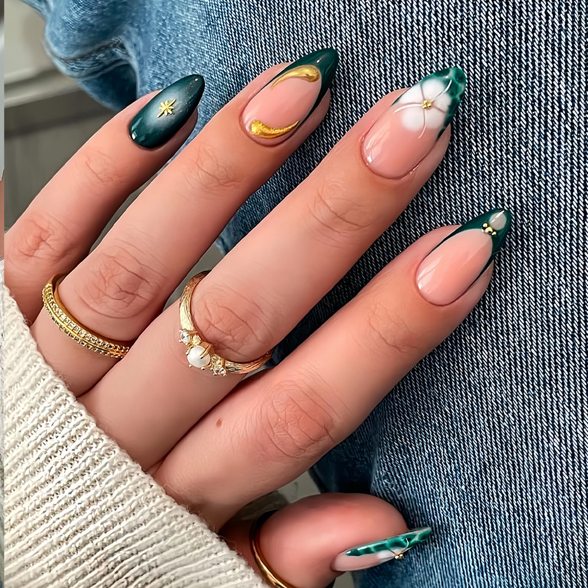 Künstlerische florale und geometrische Press-On-Nagelerweiterungen Brehn