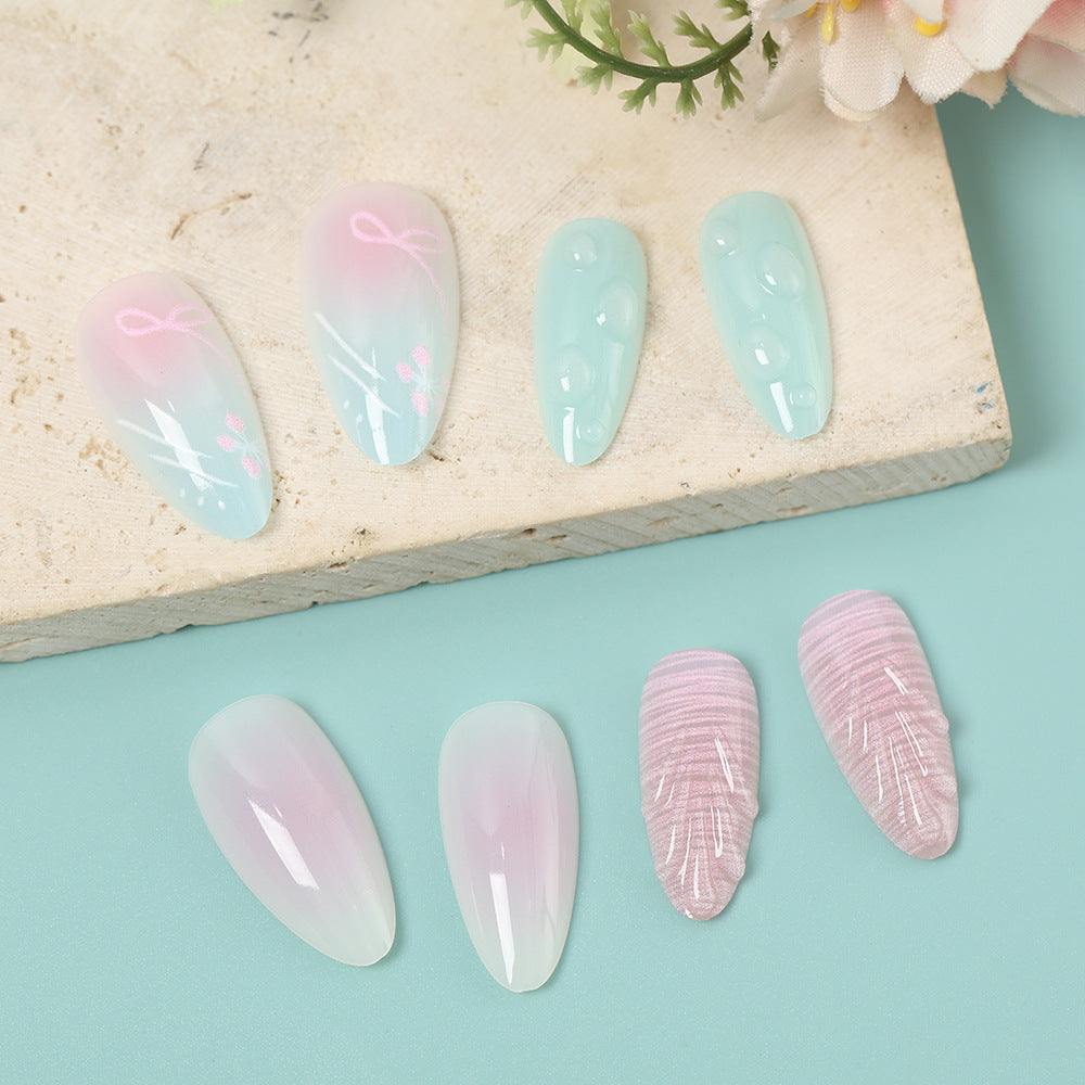 Kunstnägel Set mit eleganten floral und pastellfarbenen Designs Brehn