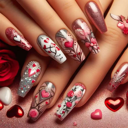 Kunstnagelset mit romantischen Herz- und Blumenmotiven Brehn