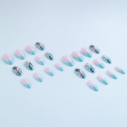 Elegantes Künstlerisches Nageldesign