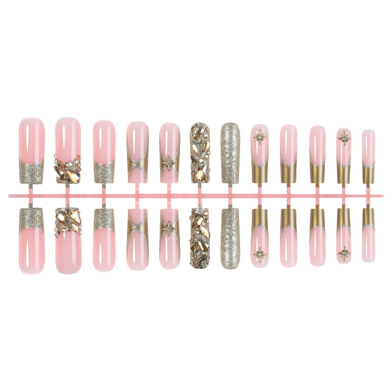 Premium Dekorative Press-On Nagelset mit eleganten goldenen Akzenten Brehn