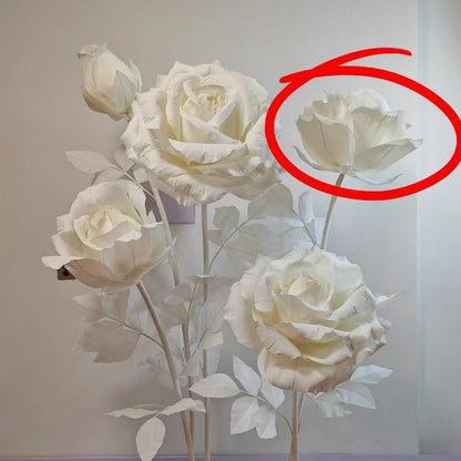 Elegante Dekorative Papierrosen Arrangement