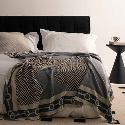 Übergroße Jacquard-Wabenstrick-Bettdecke mit reiterlichem Zügelrand