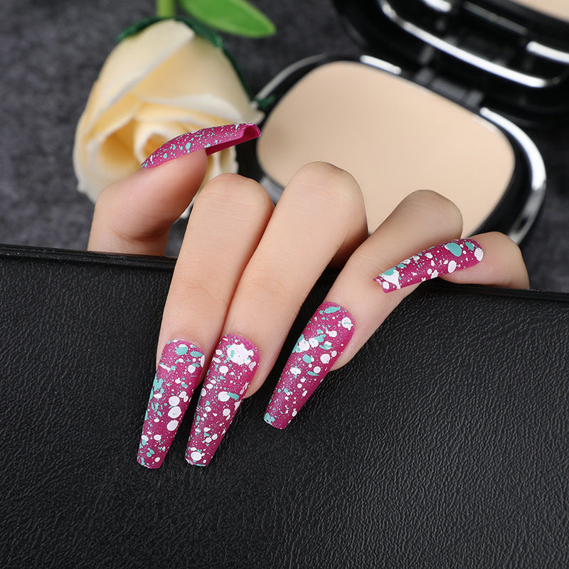 Kunstnägel mit künstlerischem Splatter-Design Brehn