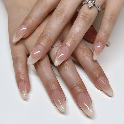 Elegante Stiletto Nagelkunst Brehn
