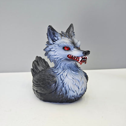 Gruselige Gummi-Ente mit Wolf-Motiv Brehn