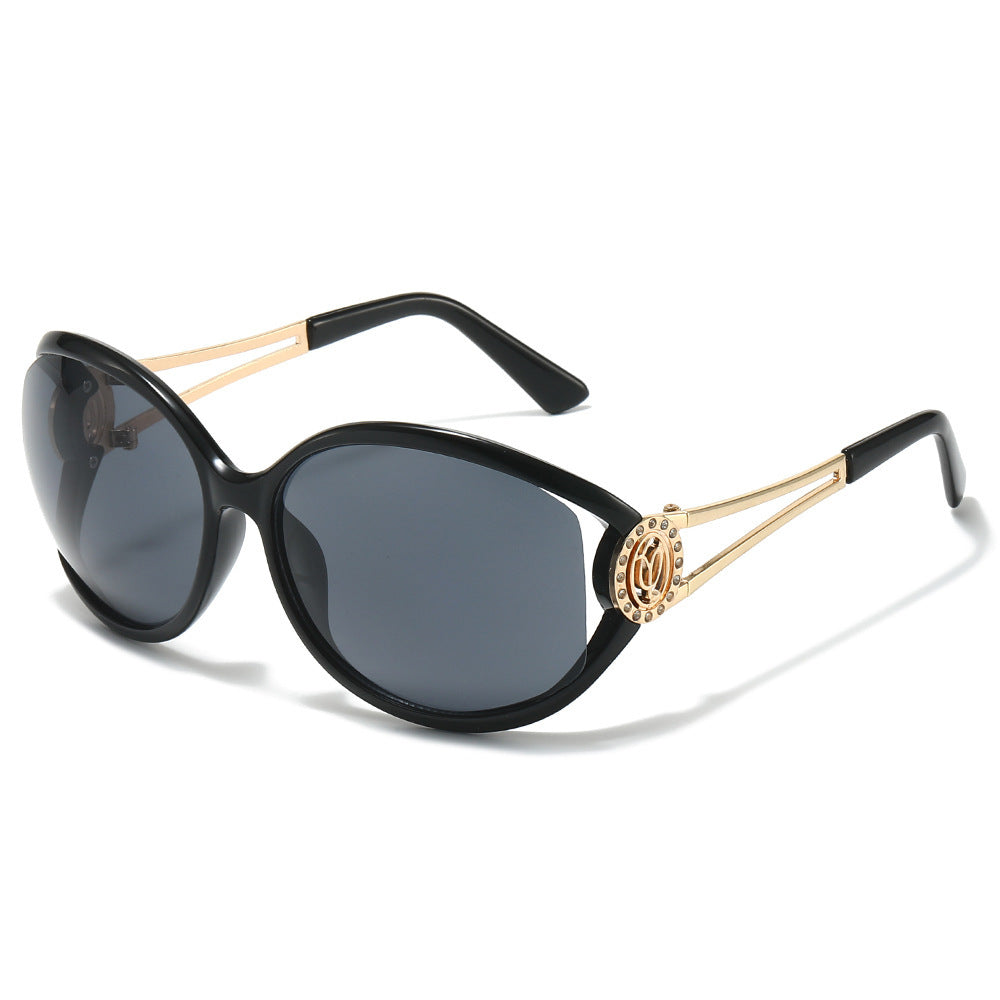 Designer Cat-Eye Sonnenbrille mit goldenen Akzentdetails Brehn