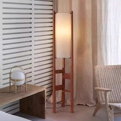 Minimalistische Holz Stehlampe