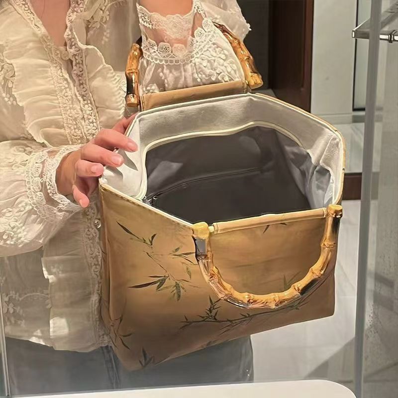 Elegante Tasche mit Bambusgriffen Brehn