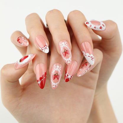 Kunstvolle Nagelverlängerungen mit Erdbeer-Motiven Brehn