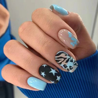 Künstlerisch gemusterte Nagelkunst
