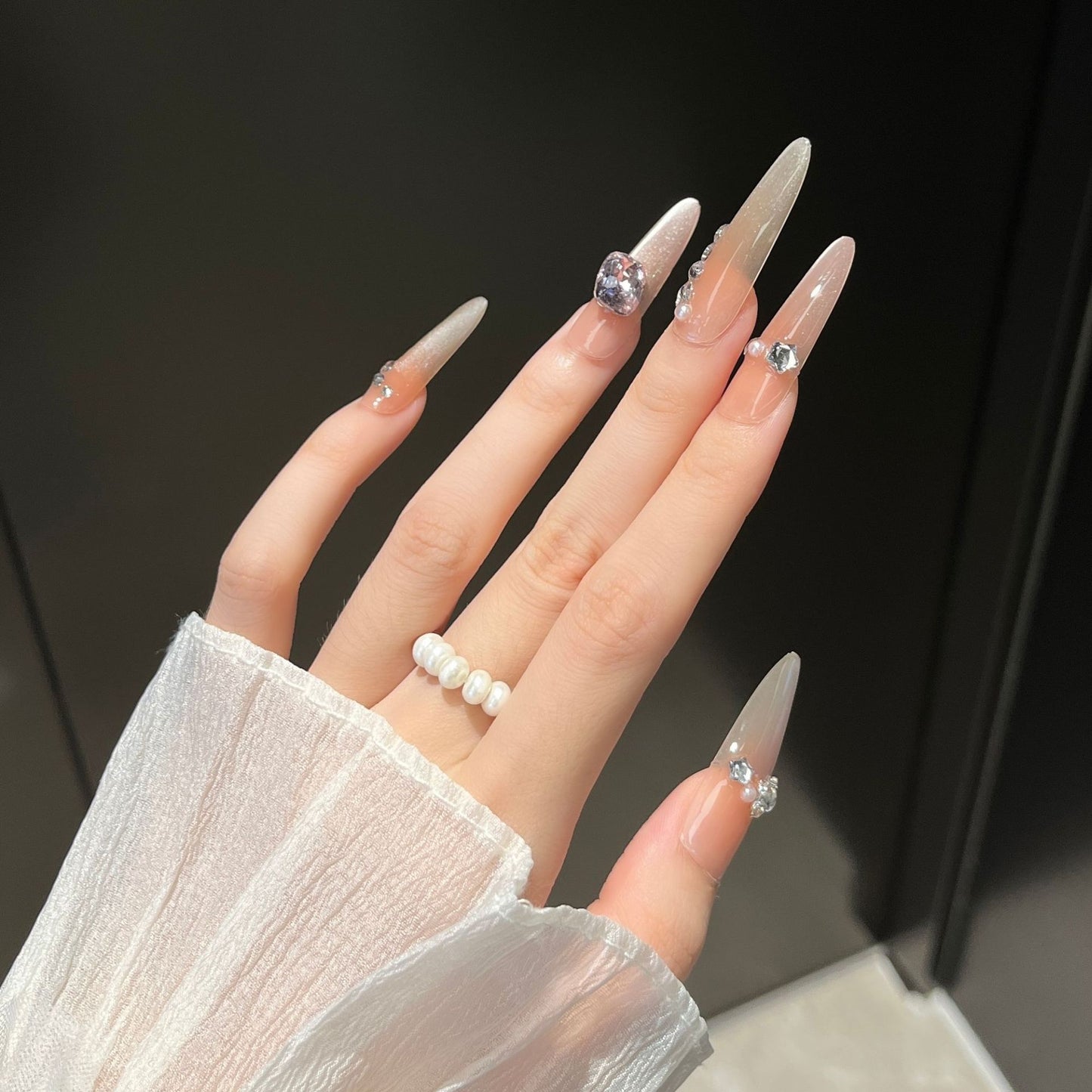 Elegante mit Strass veredelte Press-On Nagelverlängerungen Brehn