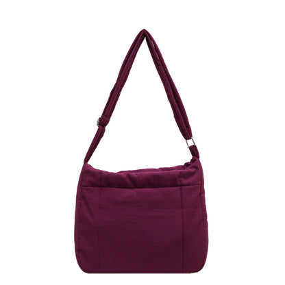 Leichte gestepfte Schultertasche