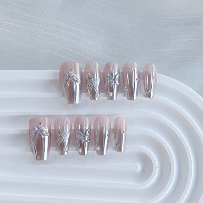 Künstlerisches Press-On Nagelkunstset mit Herz- und himmlischen Designs