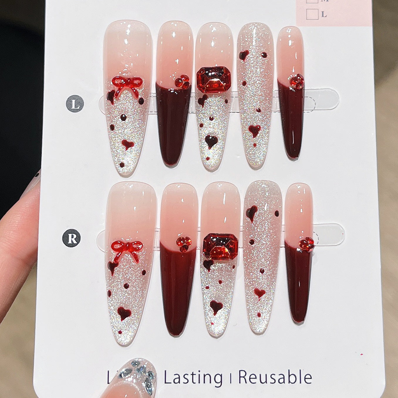 Herz-verzierte Press-On Nagelkunst Brehn