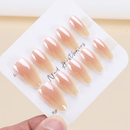 Elegantes Stiletto Press-On-Nagelset mit natürlichem Ombre-Finish Brehn