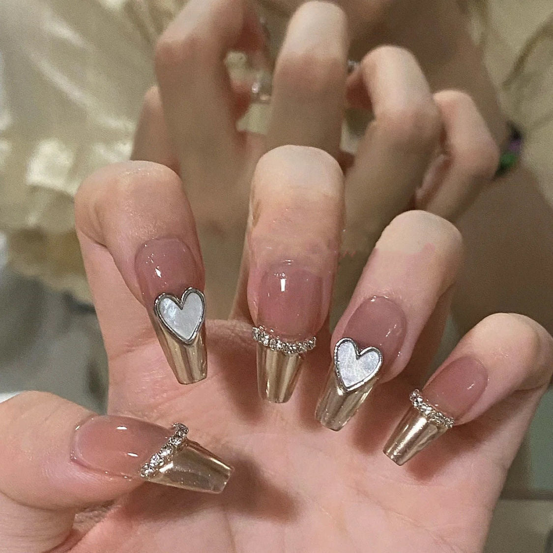 Herz-verzierte Press-On Nagelkunst Brehn