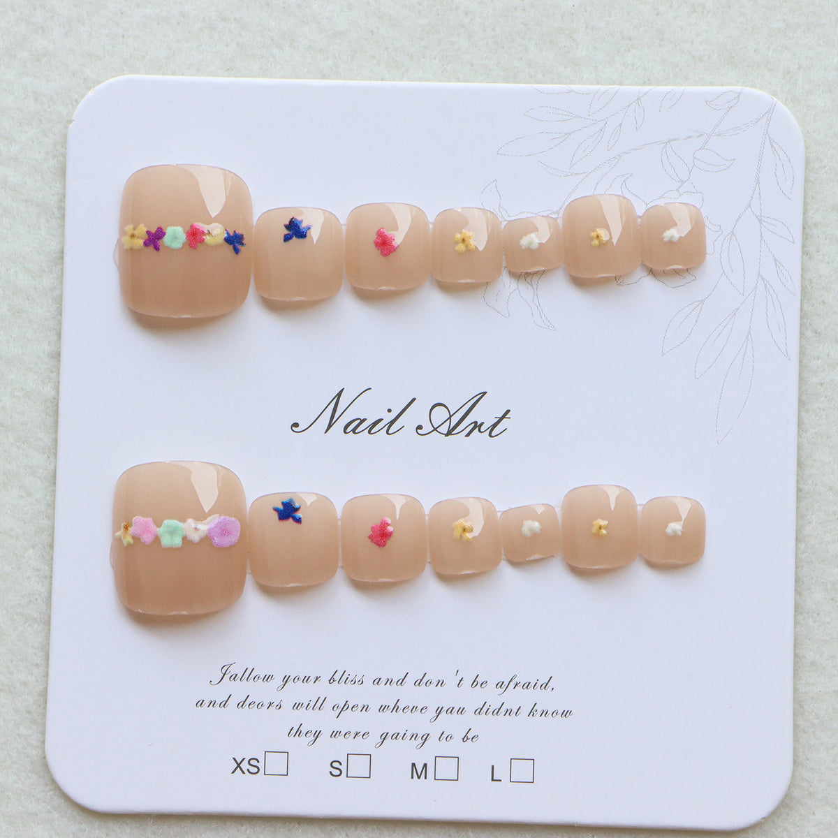 Floral Verziertes Press-On Nagelkunst Set Brehn