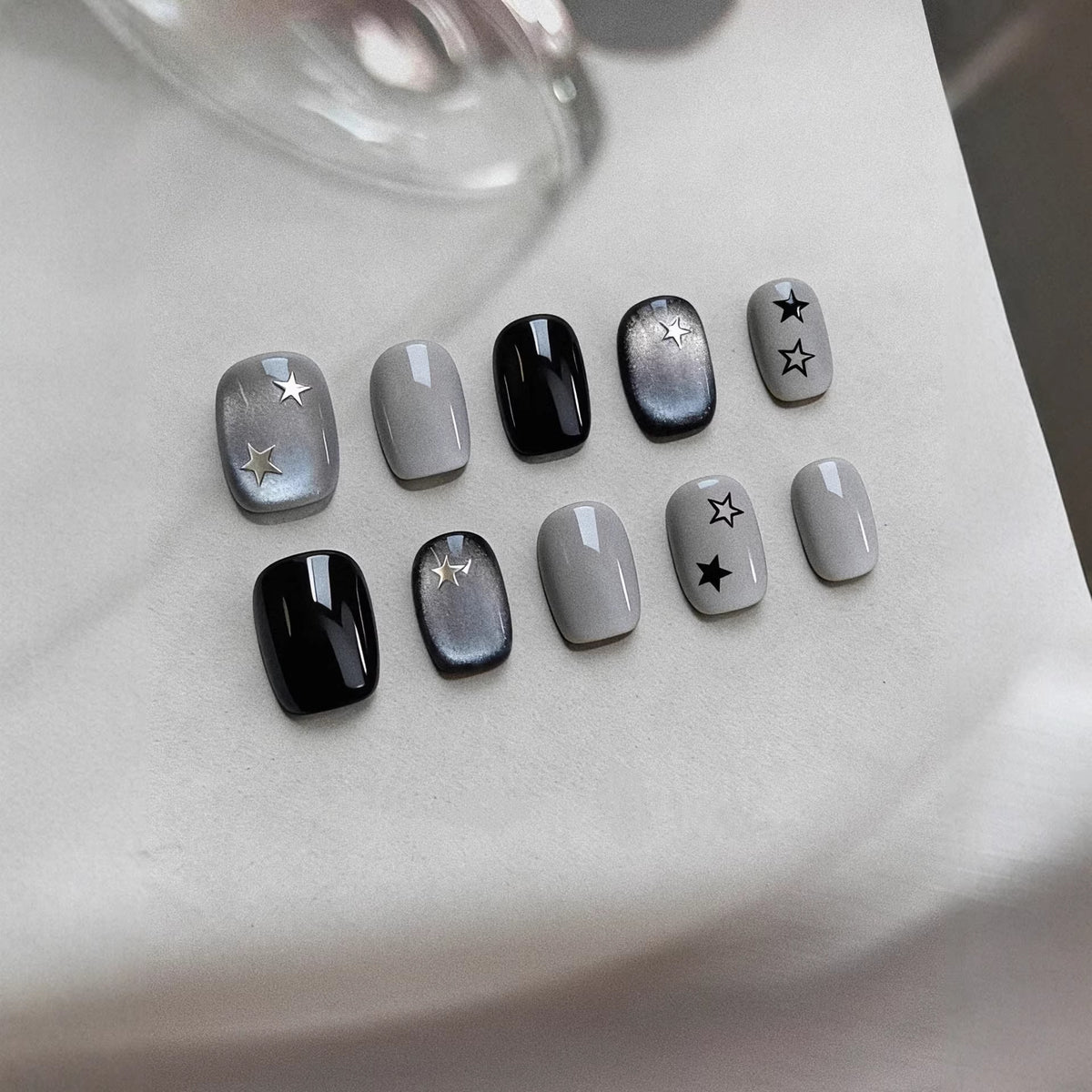Dekoratives Press-On-Nagelkunst-Set mit Sternmotiv