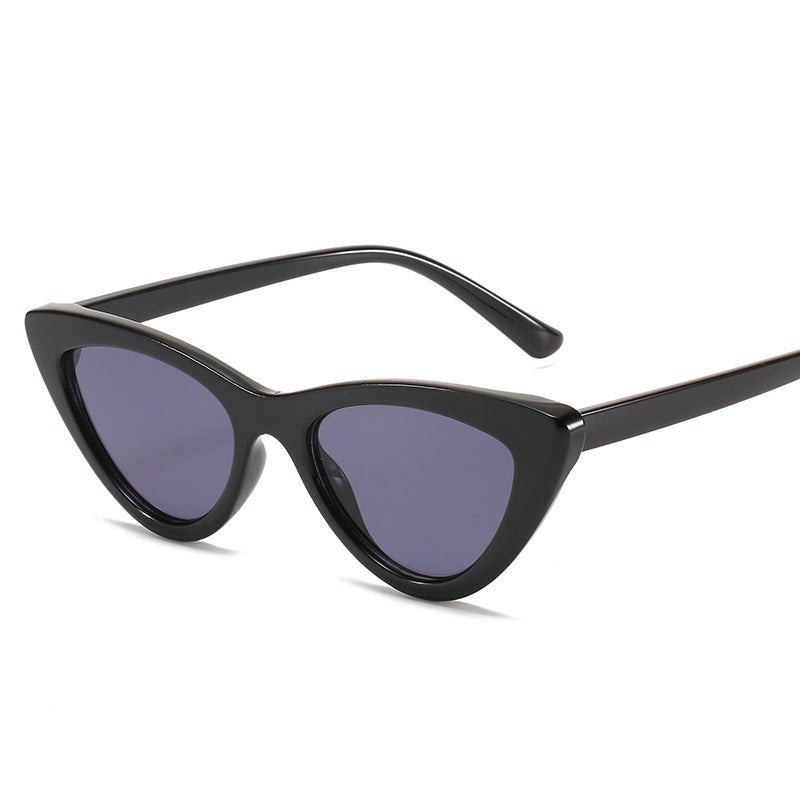 Damen Cat-Eye Sonnenbrille mit futuristischem Design und robustem Rahmen Brehn