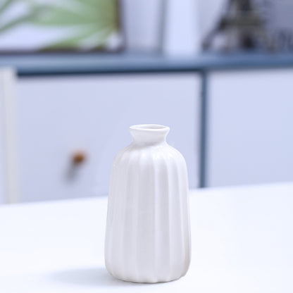 Rippte Keramische Bud Vase Brehn