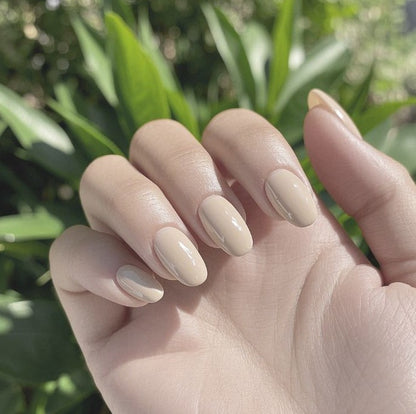 Glänzende ovalförmige Nagelverlängerungen Brehn