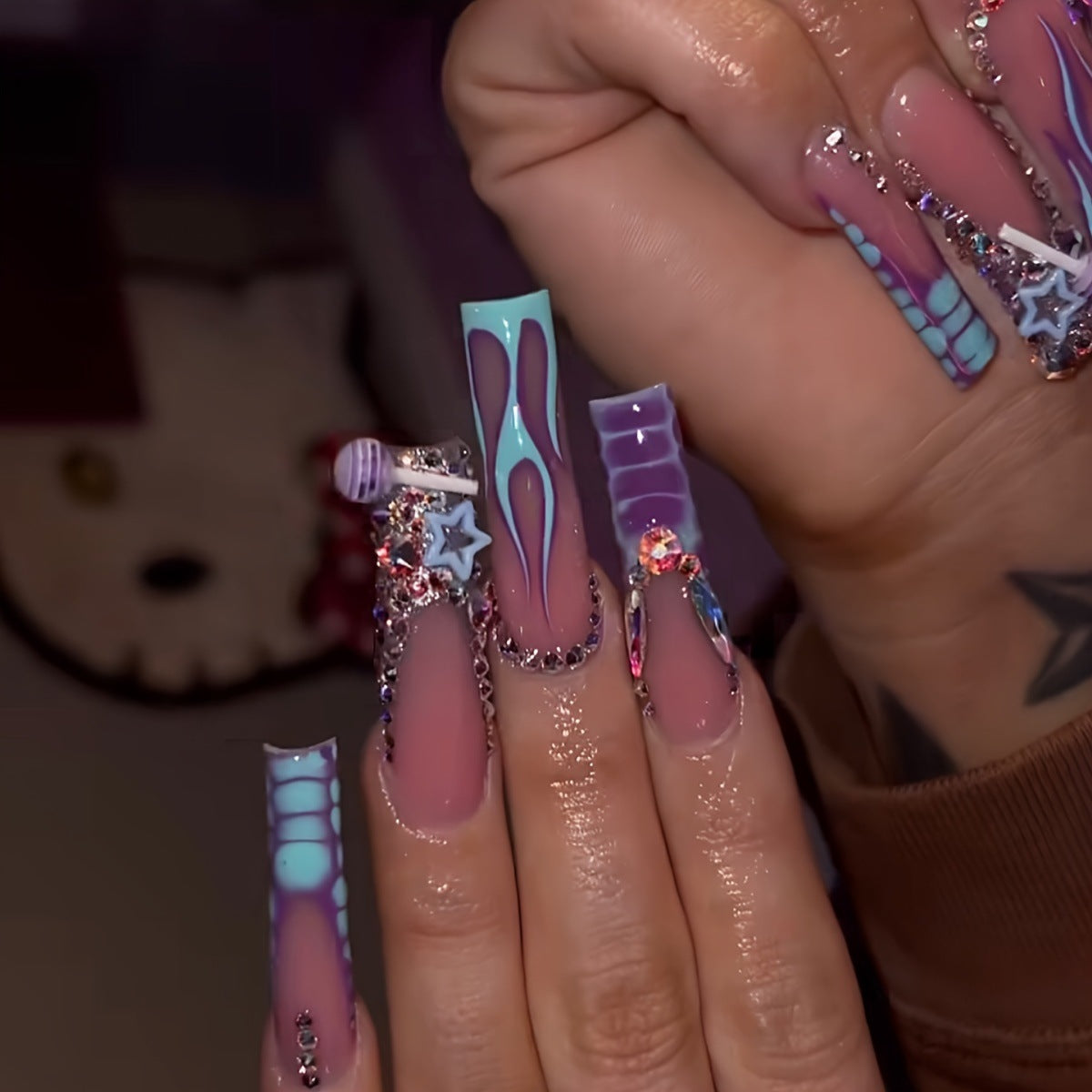Künstlerische Lange Nail Art Extensions Brehn