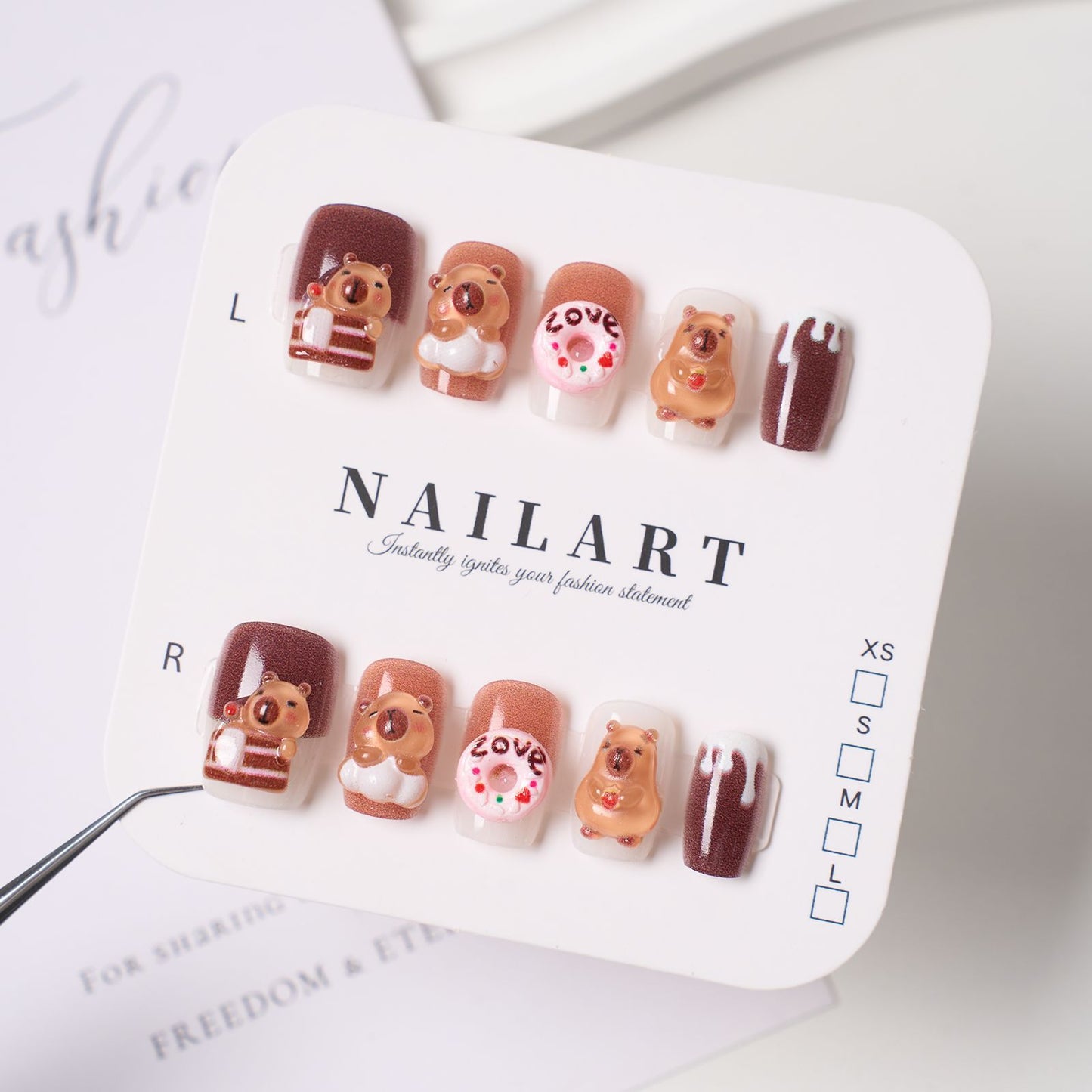 Kreatives thematisches Press-On-Nagelset Brehn