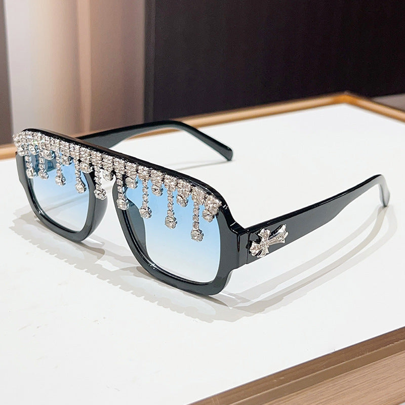 Glamouröse kristallverzierte Sonnenbrille Brehn