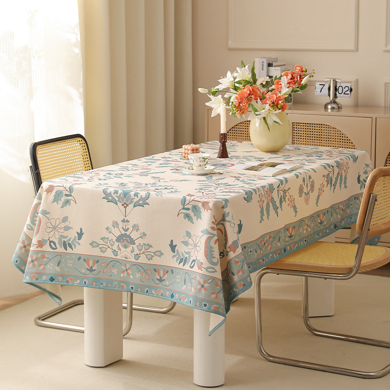 Rechteckige pflegeleichte Tischdecke im floralen Jacquard mit dekorativer Bordüre Brehn
