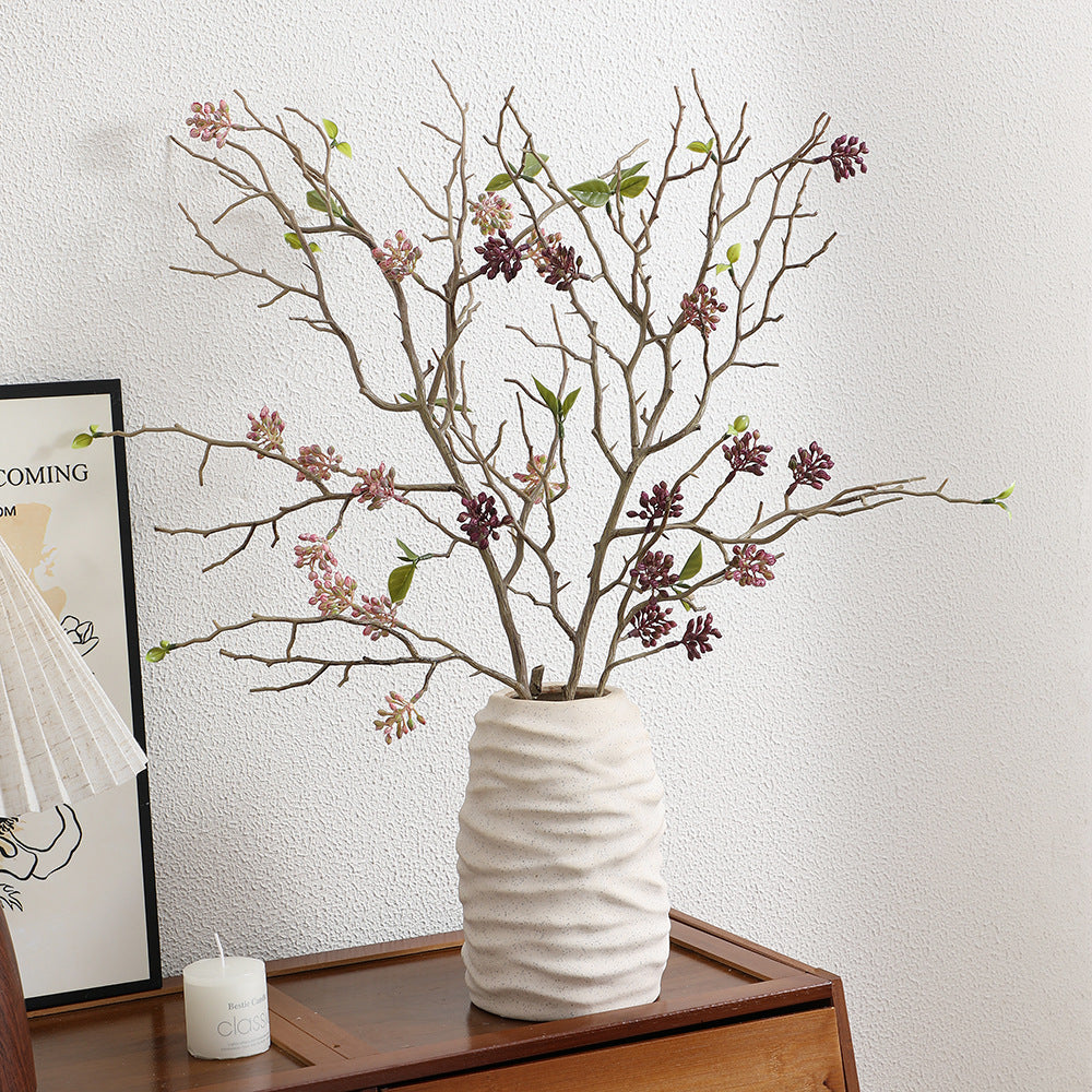 Dekorativer Kunstzweig mit detailverliebten Blüten Brehn