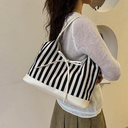 Gestreifte Freizeit-Shopper-Tasche