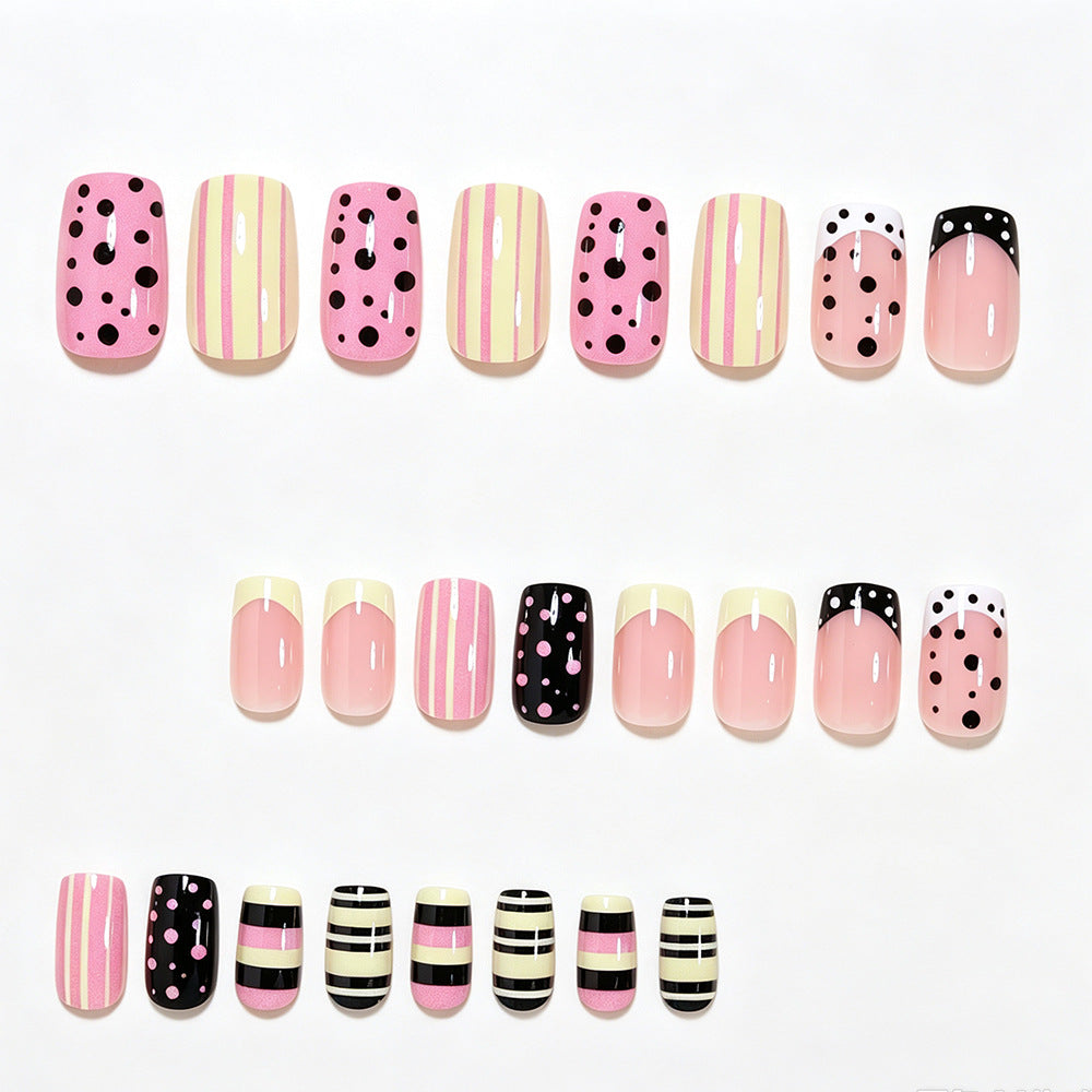 Künstlerische geometrische Nagelkunst-Tipps Brehn
